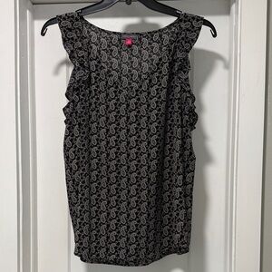 Vince Camuto Black and off white Paisley Top